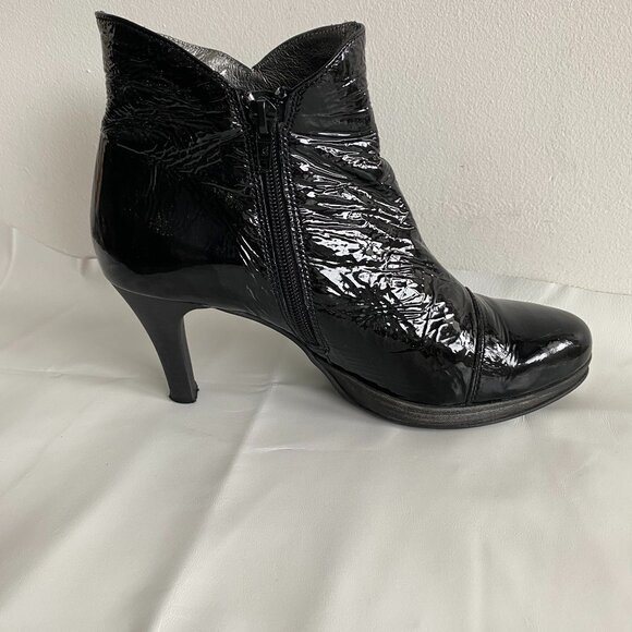 Un Tour En Ville Black Patent Leather Heeled Ankle Boots 8.5 - Picture 7 of 13